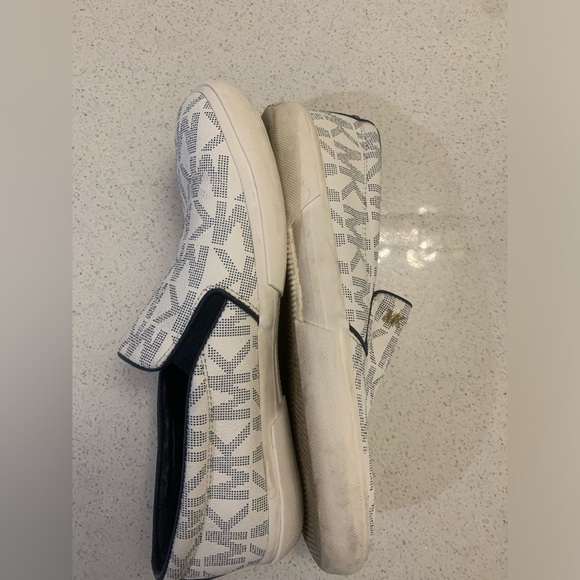 MICHAEL KORS Keaton White Navy Blue Monogram Logo Cool Slip-On Sneakers 10 - Picture 3 of 6